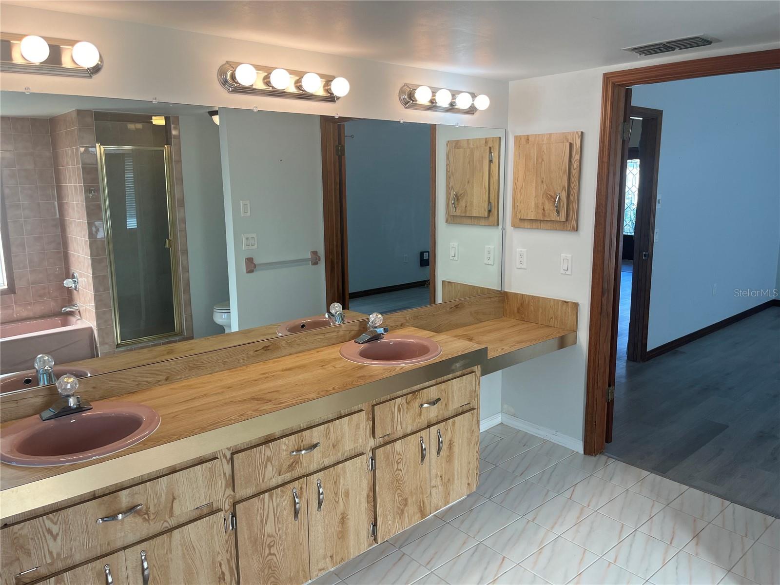 RIVER COUNTRY ESTATES - Residential