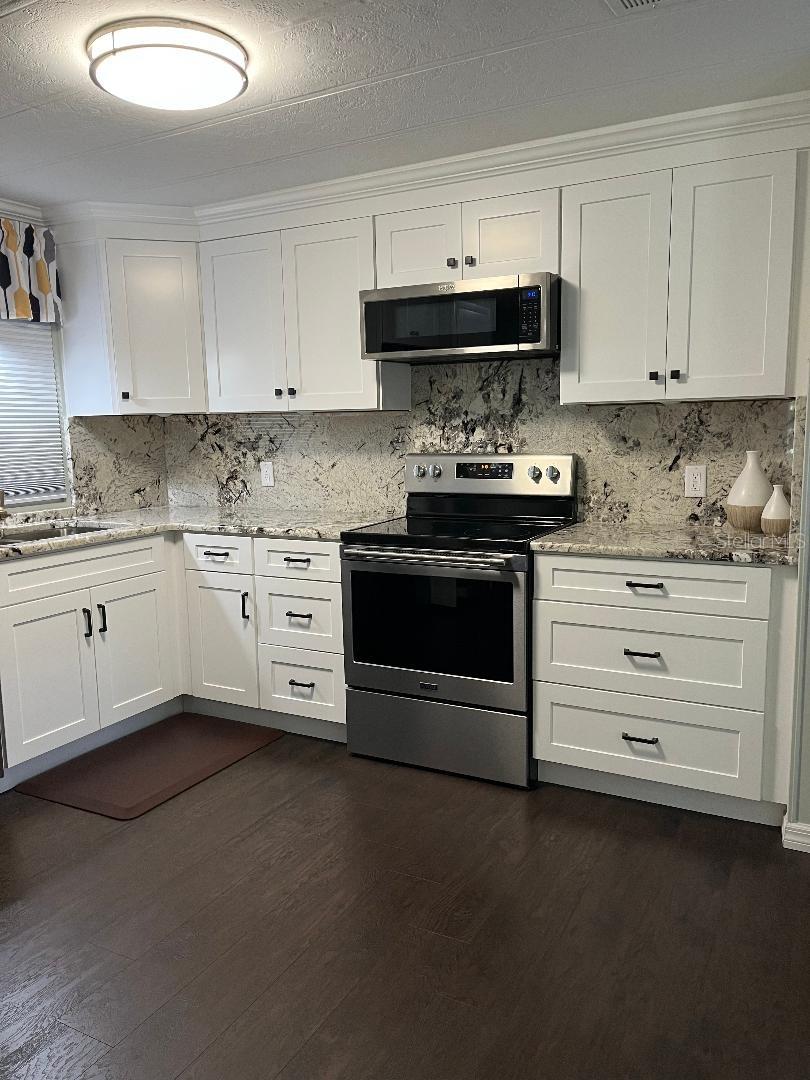 172 CLUBVIEW DRIVE 5