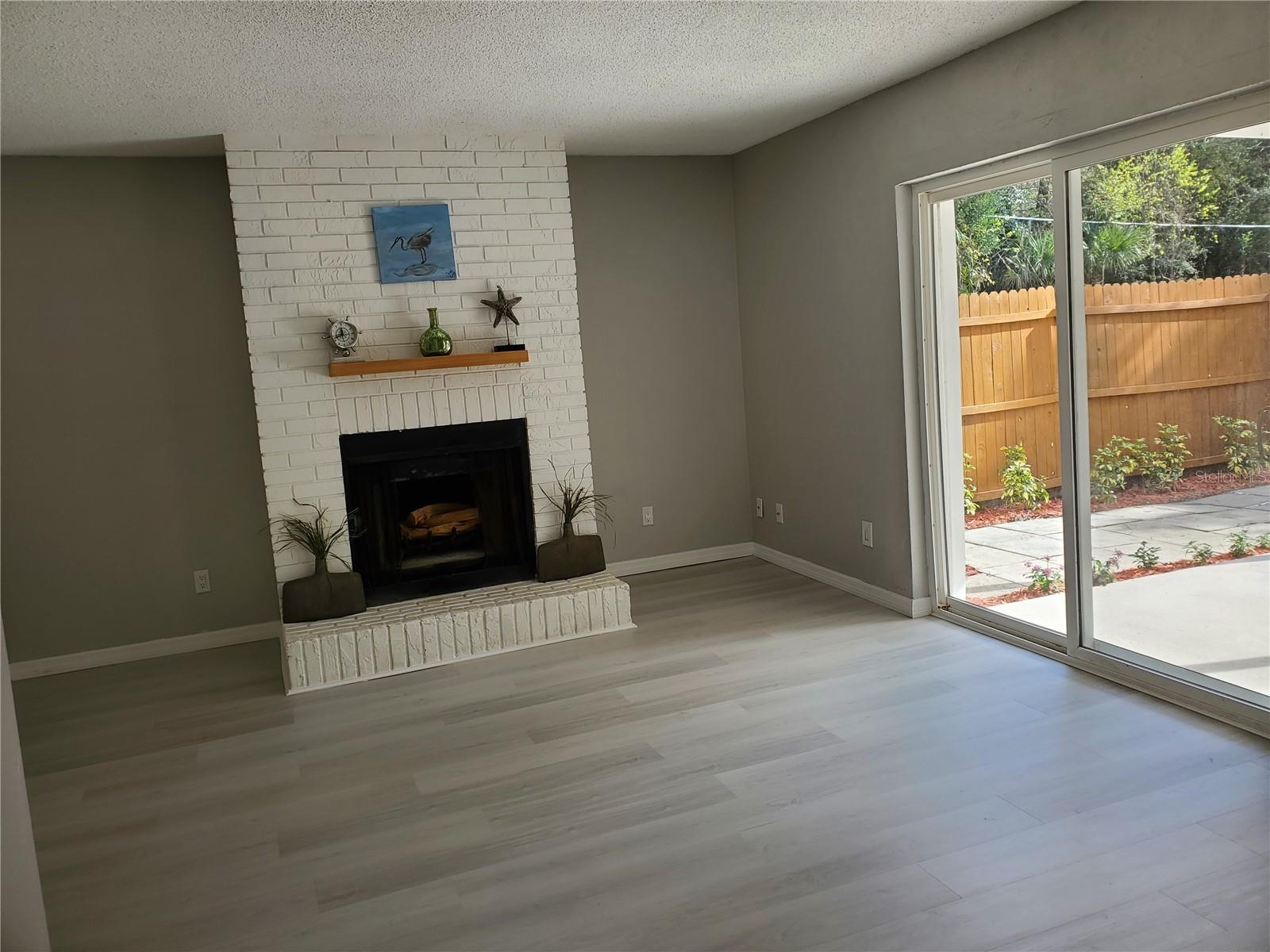 SPRINGWOOD SQUARE - Residential