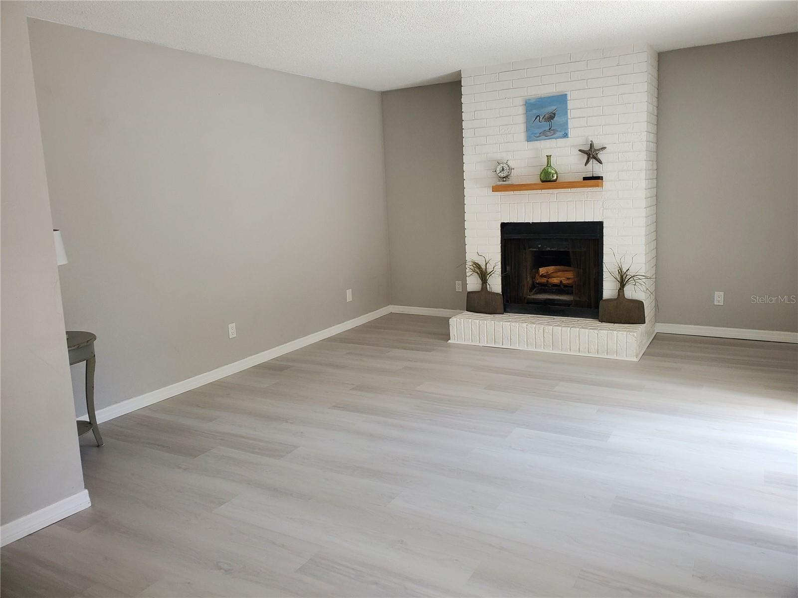 SPRINGWOOD SQUARE - Residential