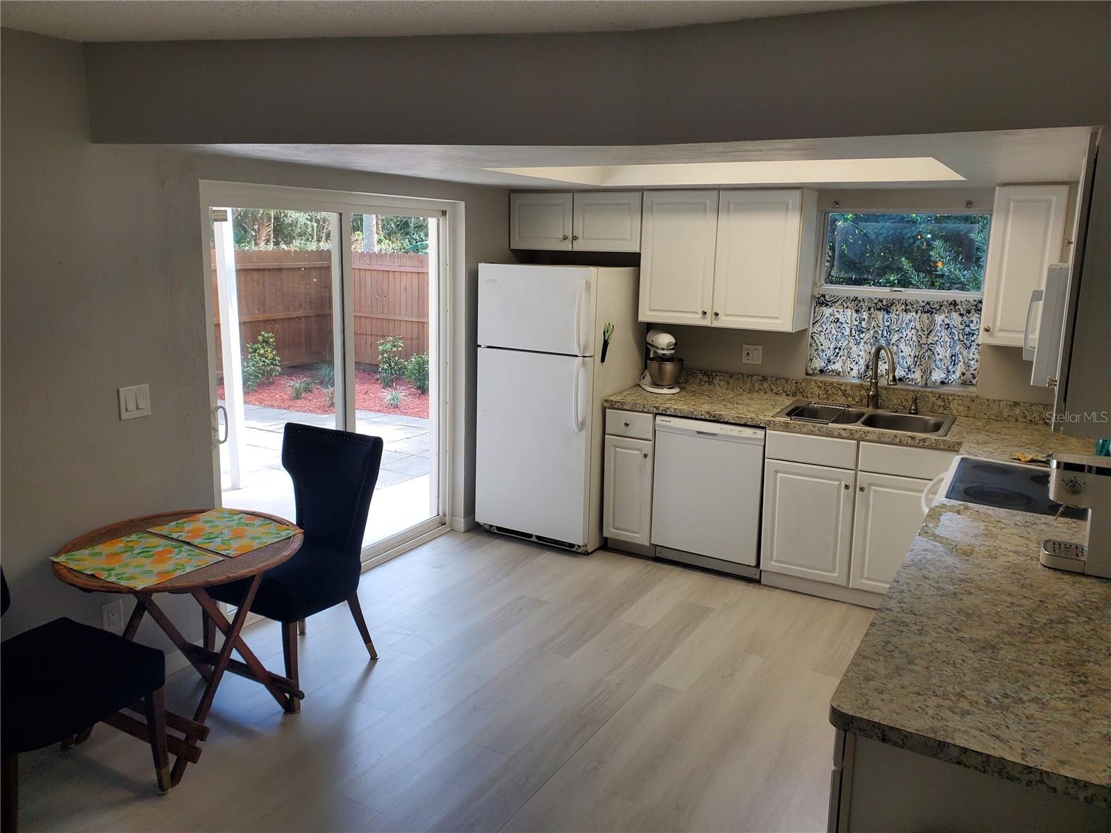 SPRINGWOOD SQUARE - Residential