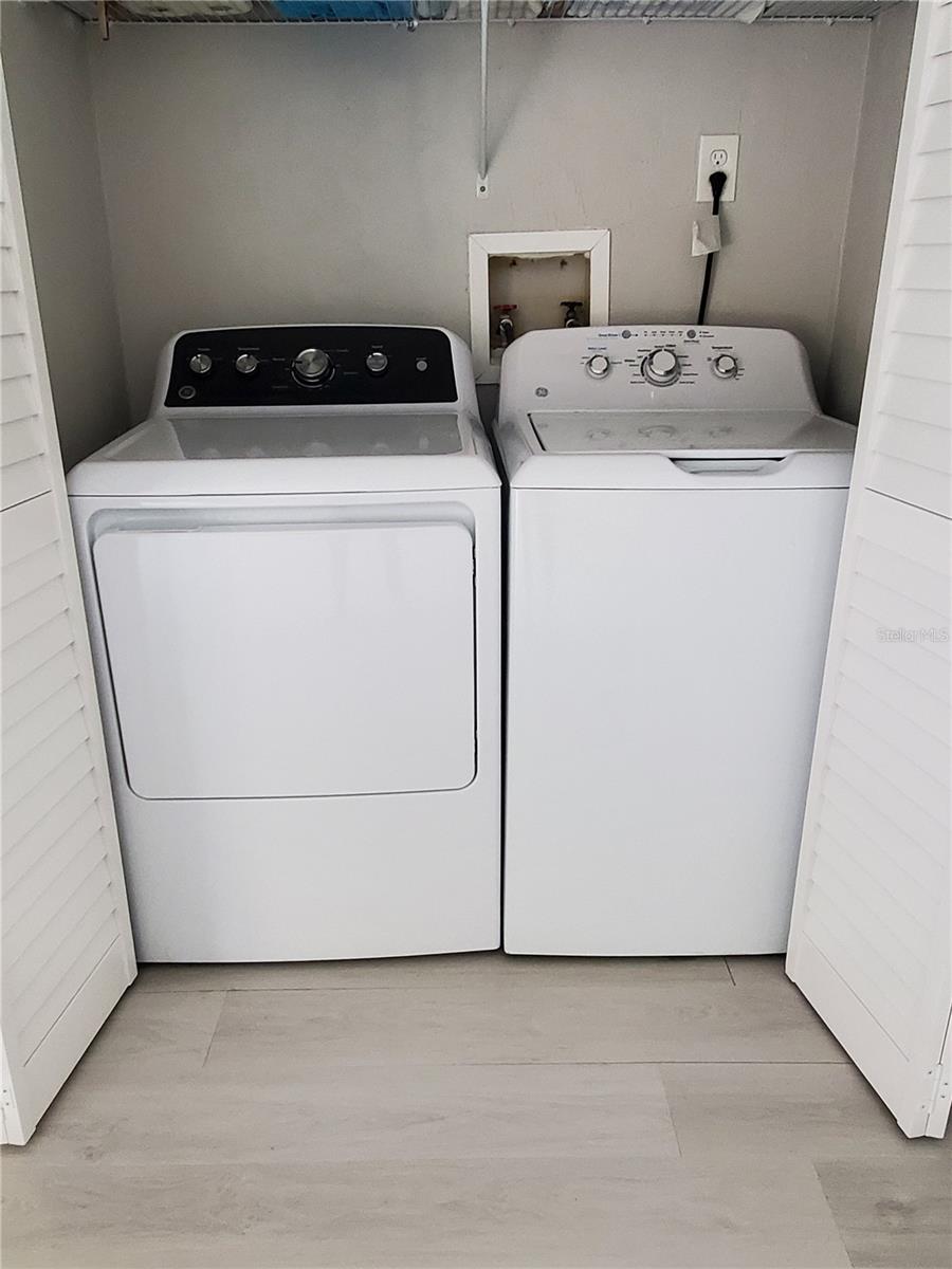 SPRINGWOOD SQUARE - Residential