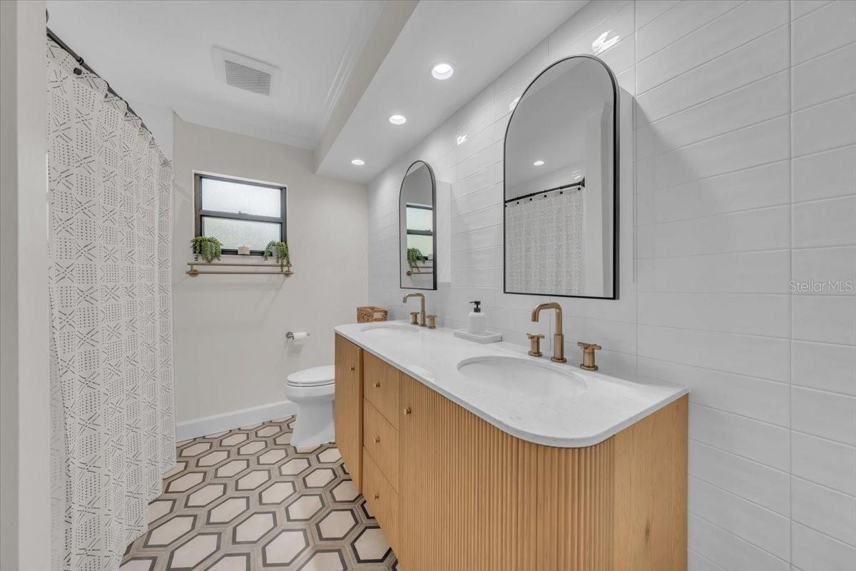 BLOOMINGDALE - Residential