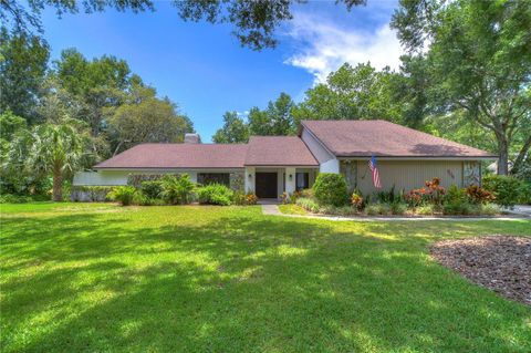 Photo of 505 Centerbrook Drive, Brandon, FL 33511 (MLS # TB8407317)