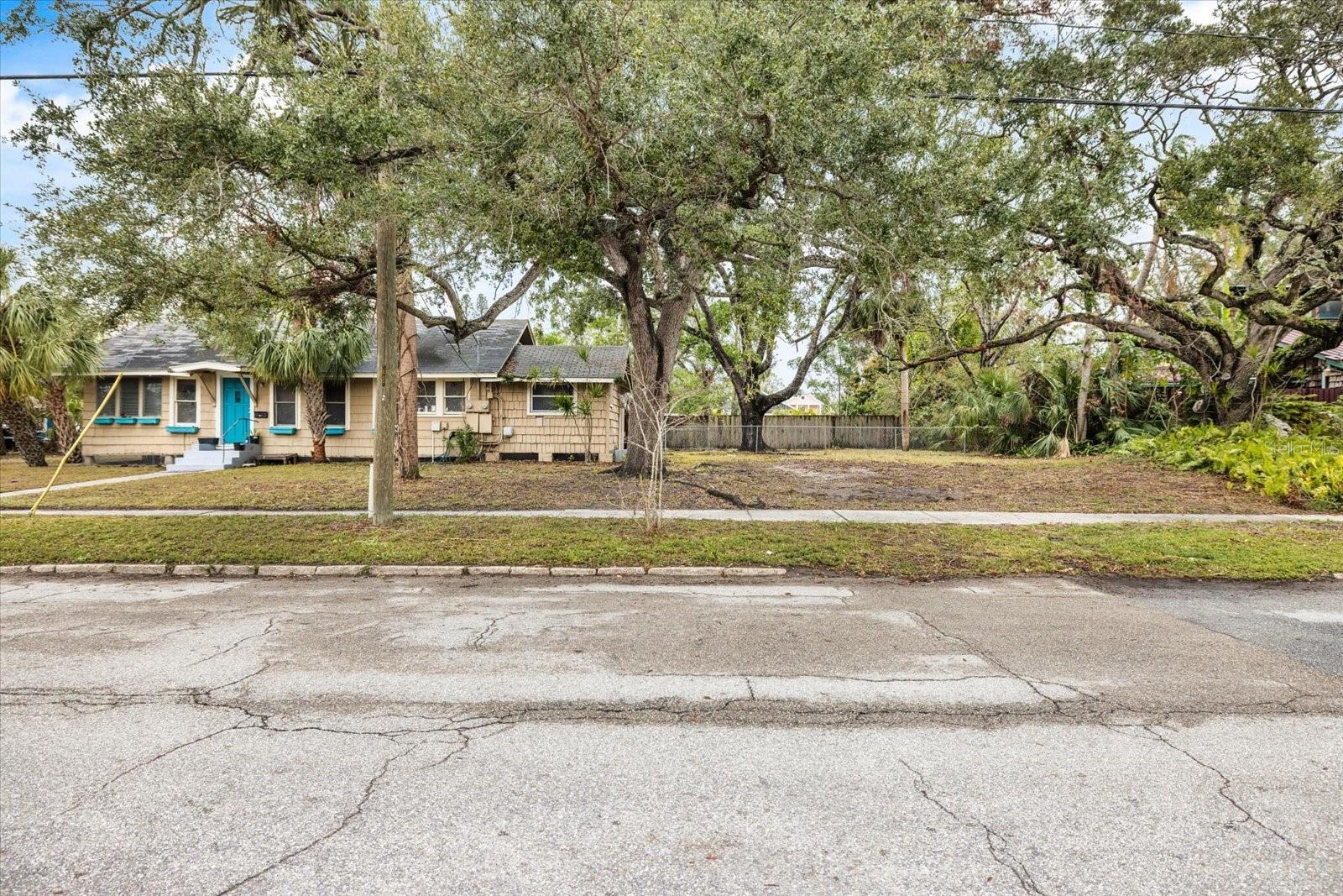 INWOOD PARK - Residential Income