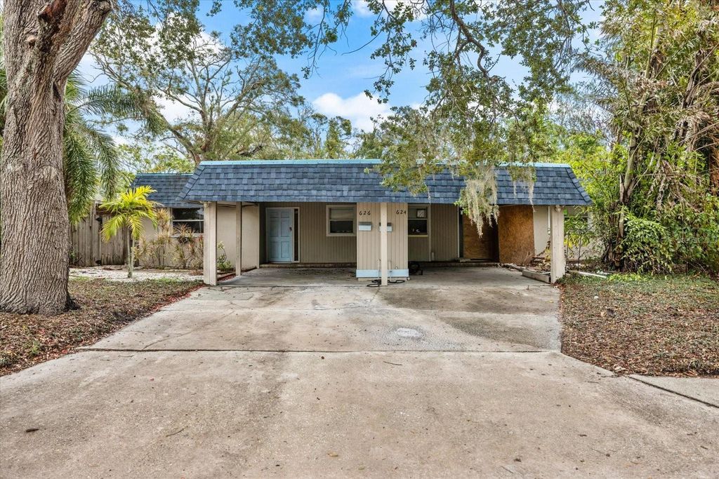 Photo of 624 Goodrich Avenue, Sarasota, FL 34236 (MLS # A4635887)