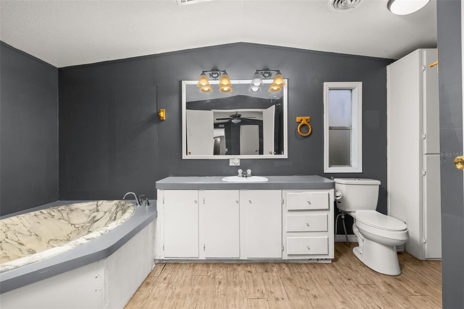 LEISURE LAKES INC - Residential