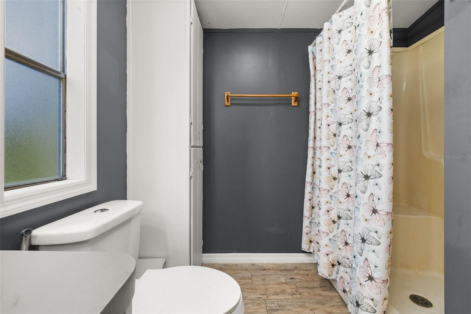 LEISURE LAKES INC - Residential