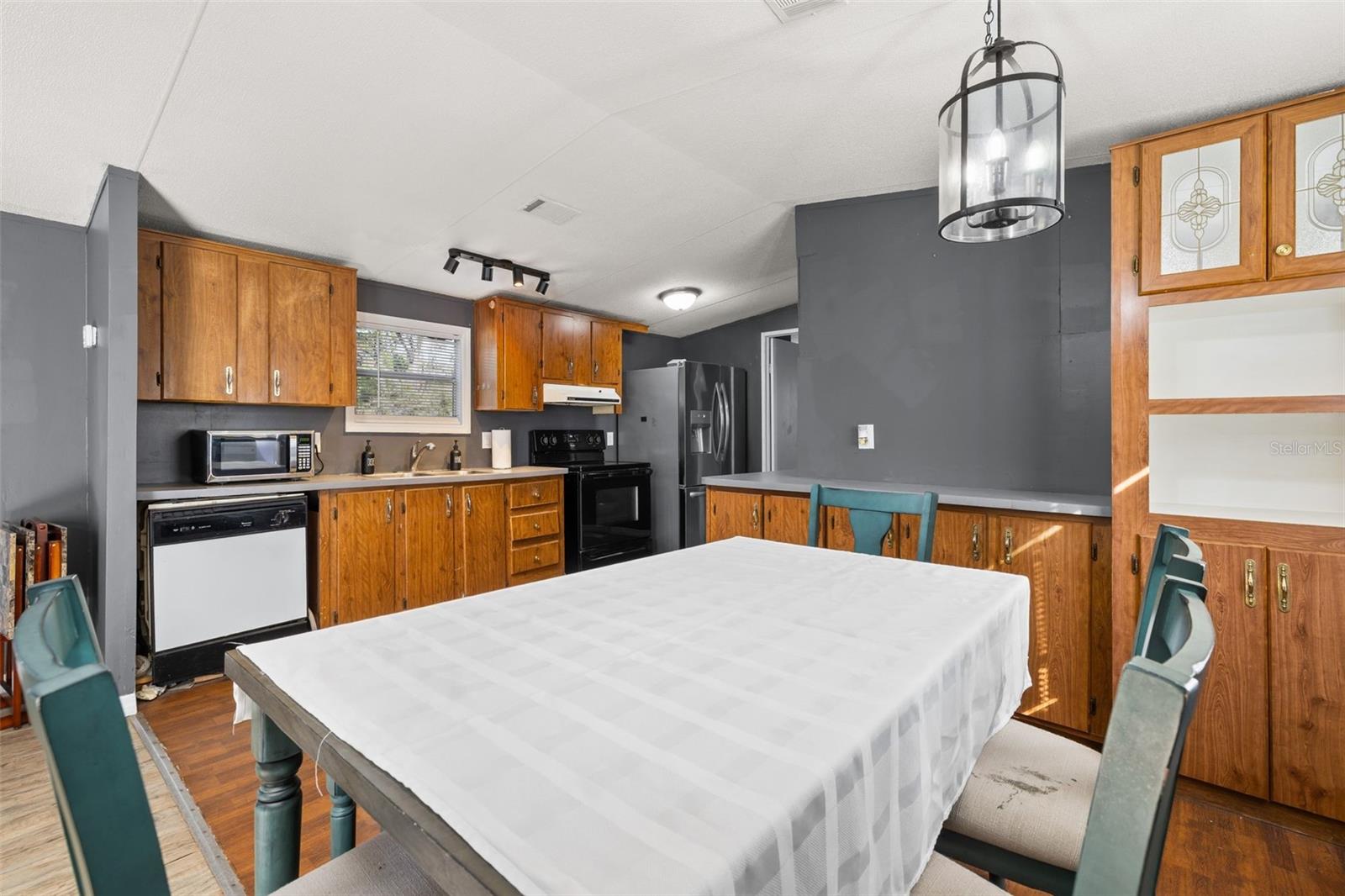 LEISURE LAKES INC - Residential