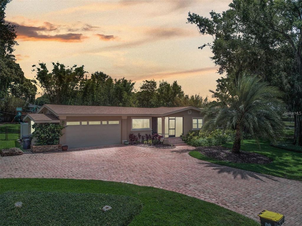 Photo of 2014 8th Terrace SE, Winter Haven, FL 33880 (MLS # L4956152)