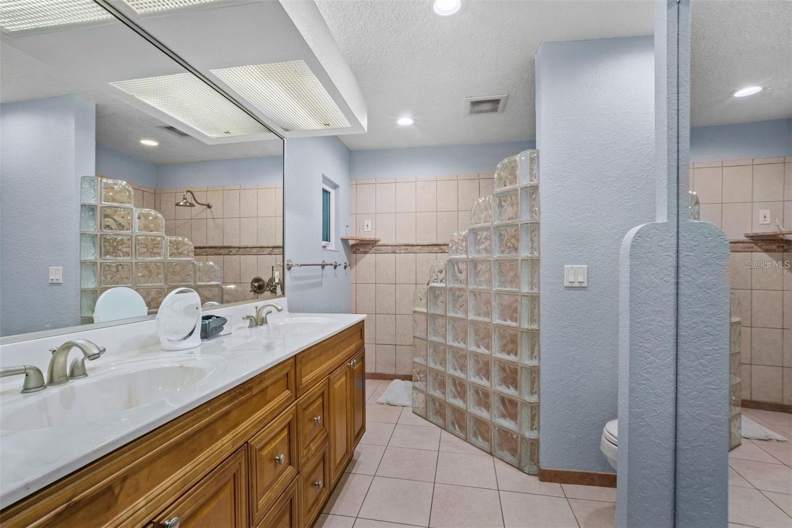 LAHA WA MANOR - Residential