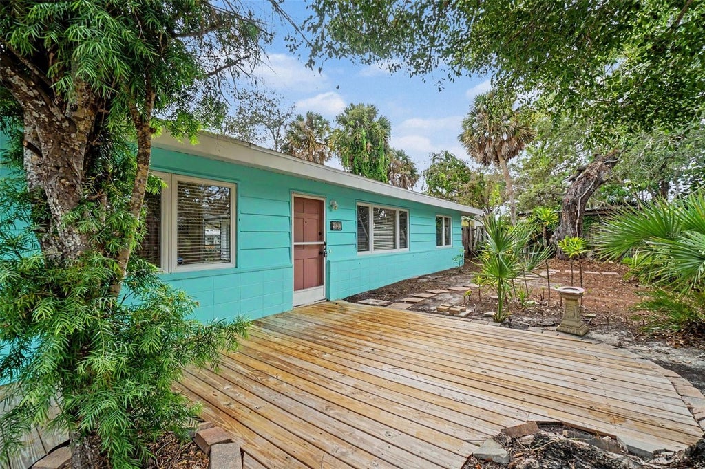 Photo of 528 Ralph Street, Sarasota, FL 34242 (MLS # TB8554360)