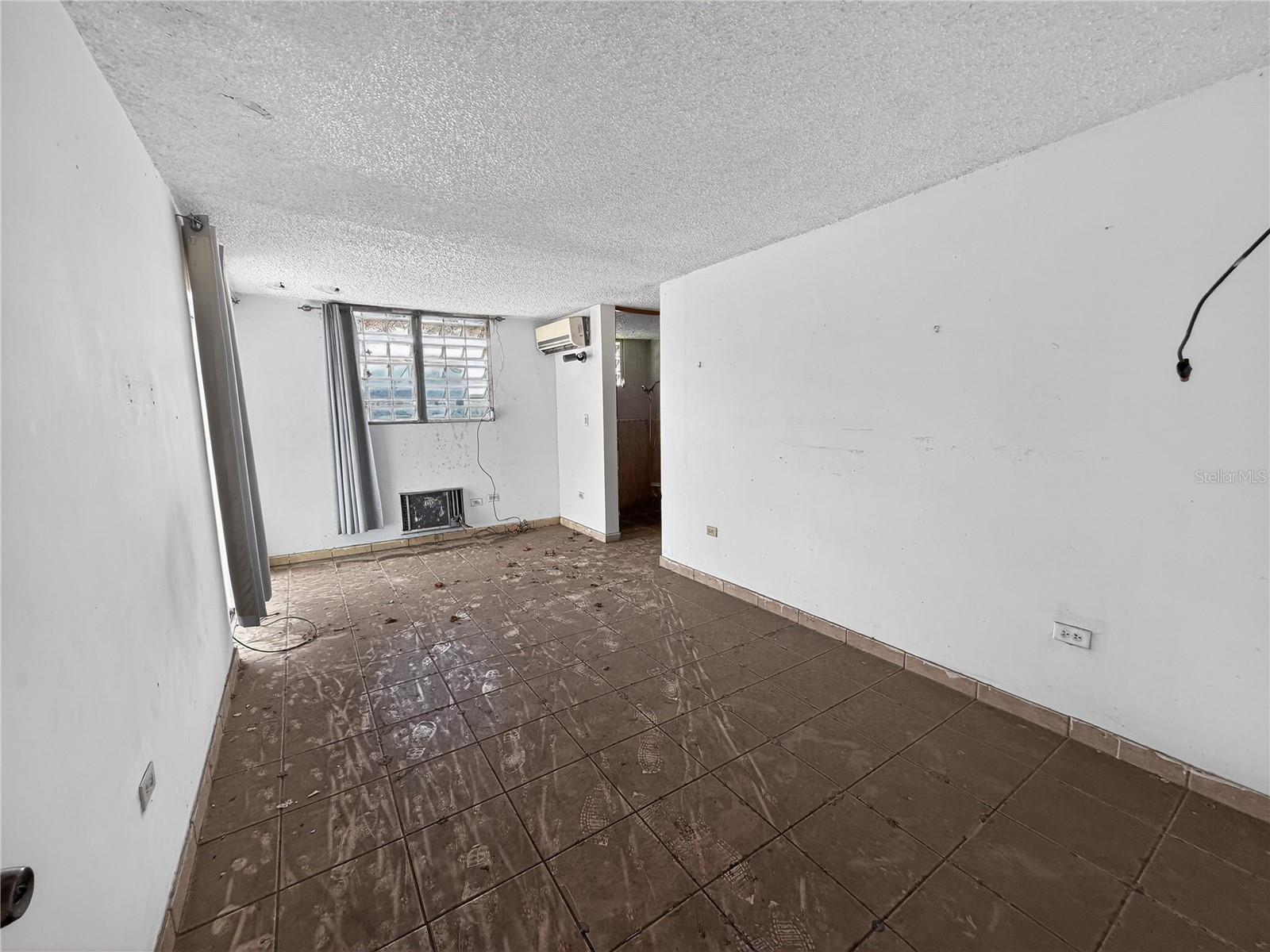 URB.MIRAFLORES - Residential