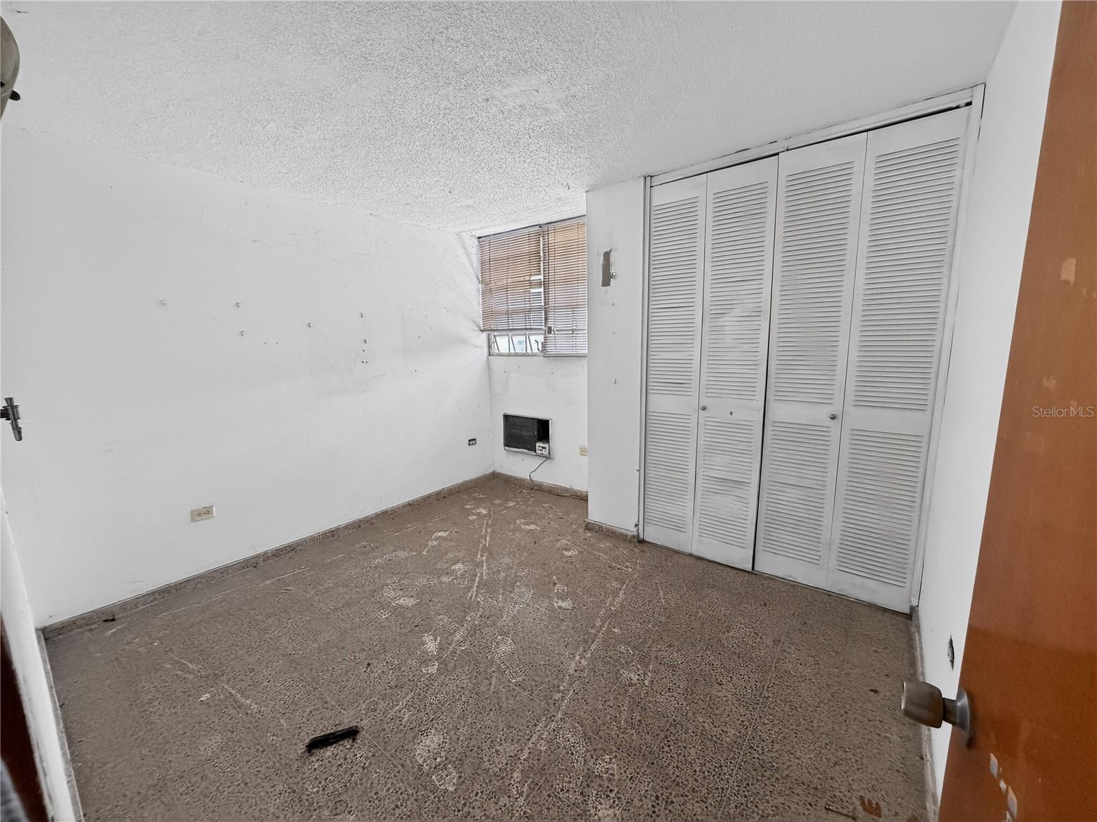 URB.MIRAFLORES - Residential