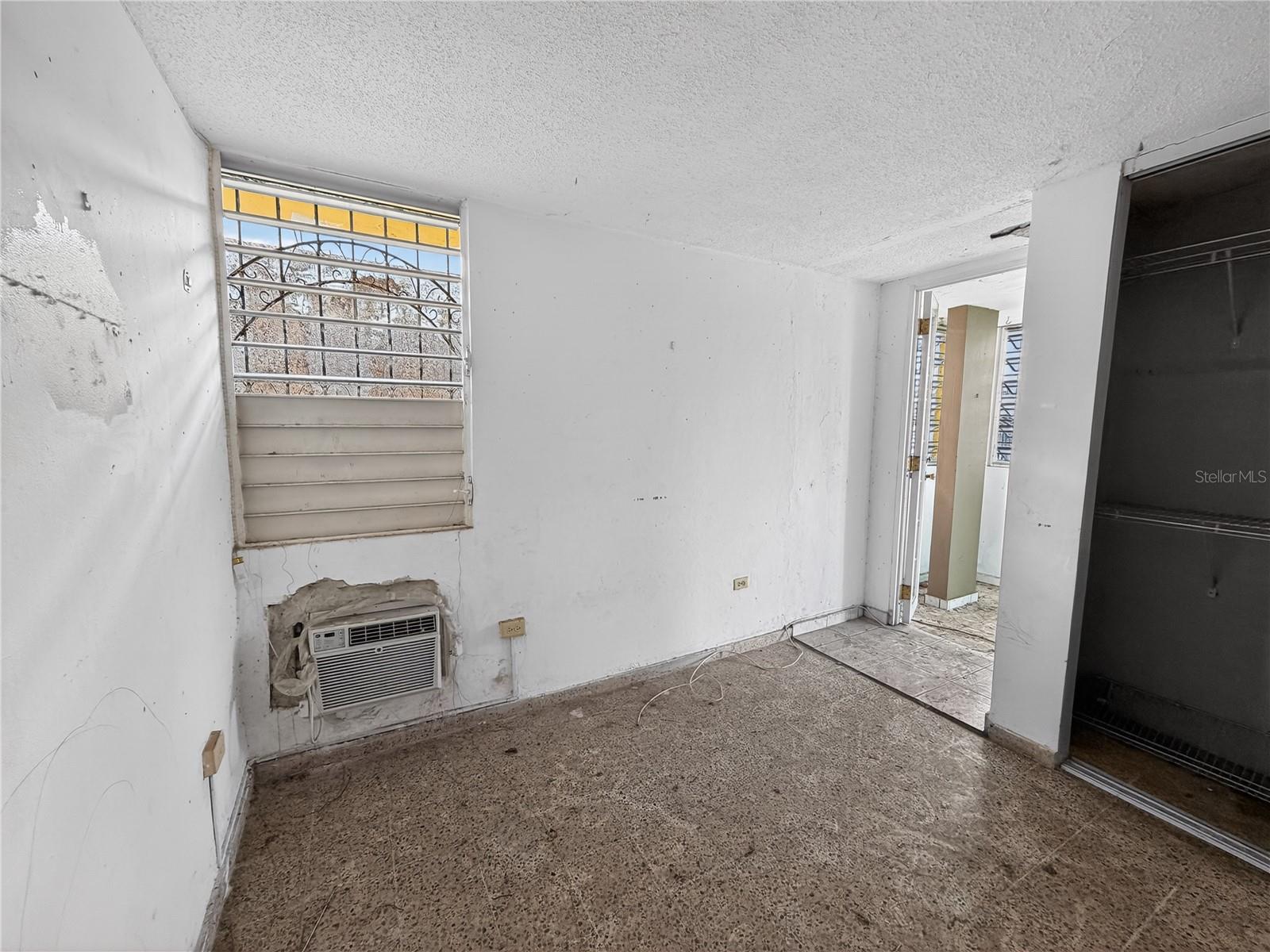 URB.MIRAFLORES - Residential