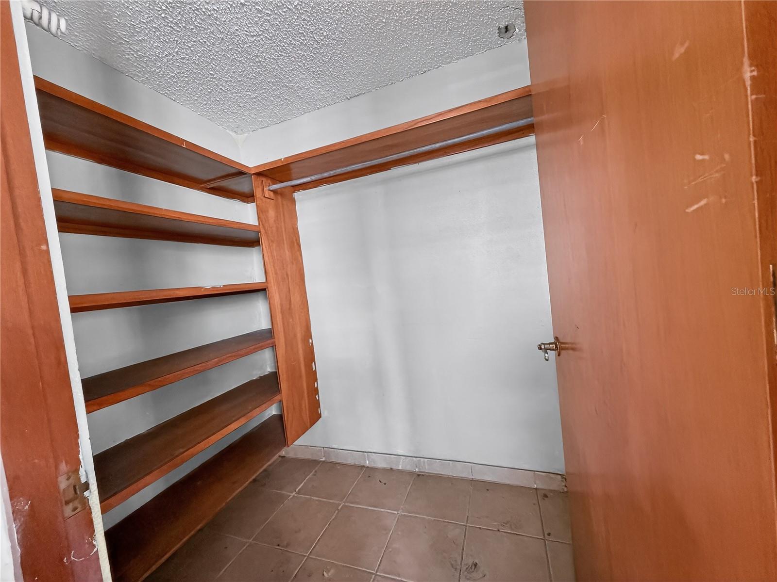 URB.MIRAFLORES - Residential