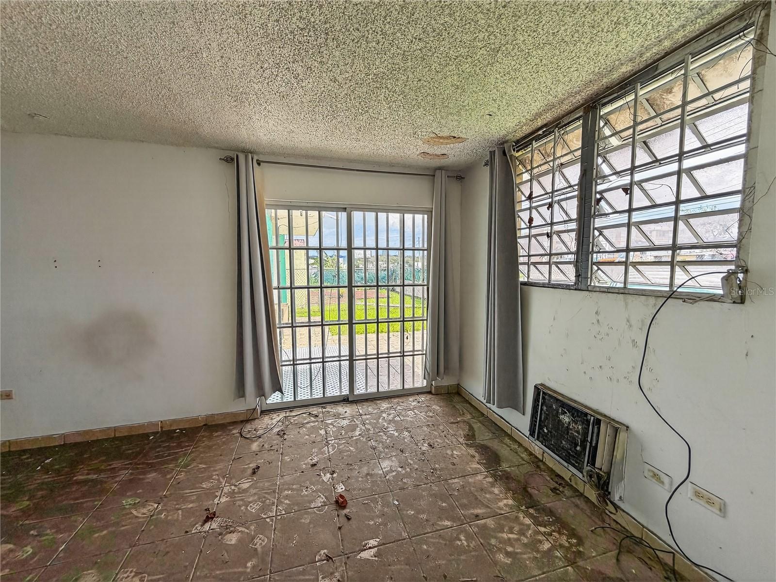 URB.MIRAFLORES - Residential