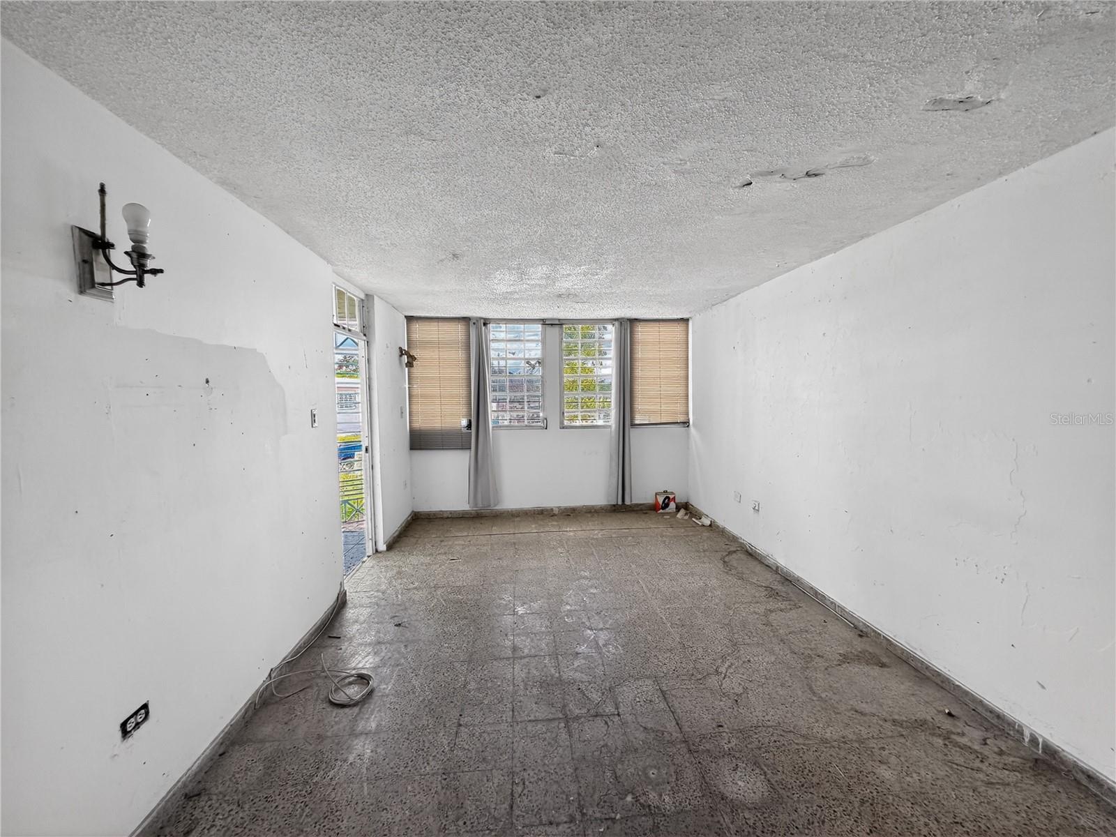 URB.MIRAFLORES - Residential