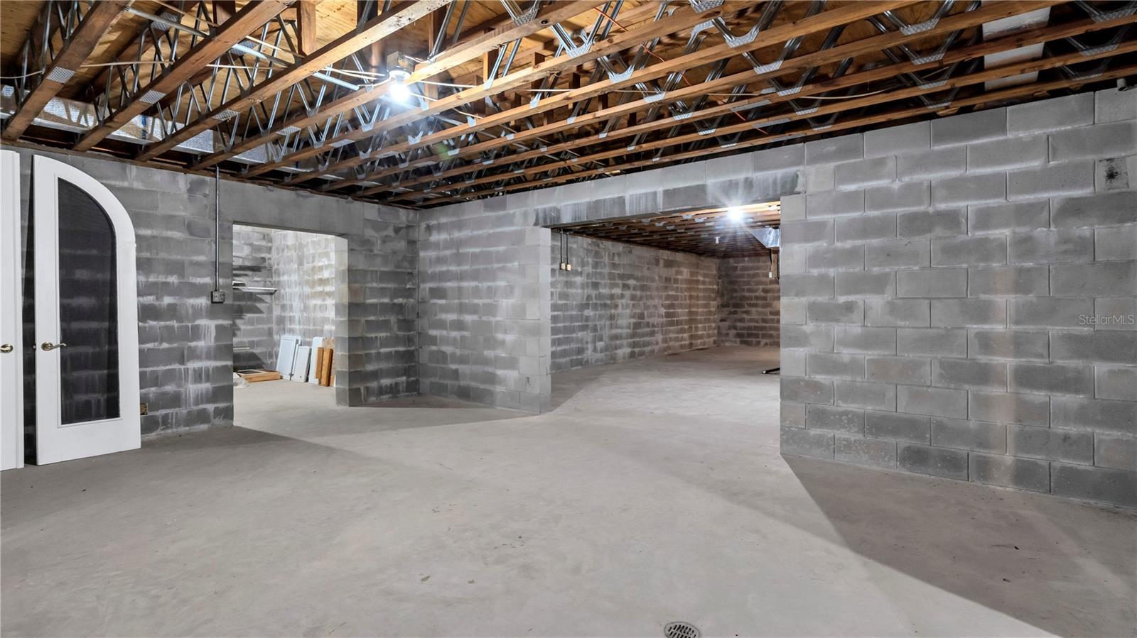 MOUNTAIN LAKE UNREC - Residential