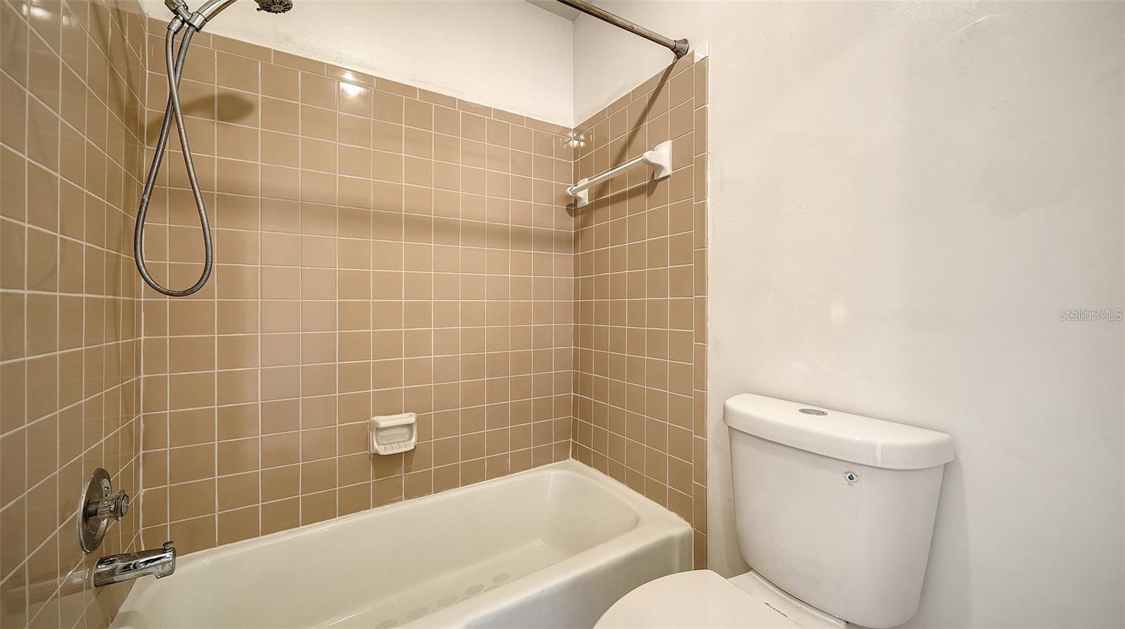 PALM-AIRE AT SARASOTA 8-A - Residential Lease