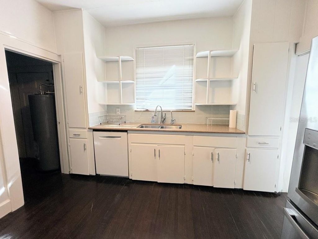 Photo of 2630 W Sunset Drive, Tampa, FL 33629 (MLS # A4669870)