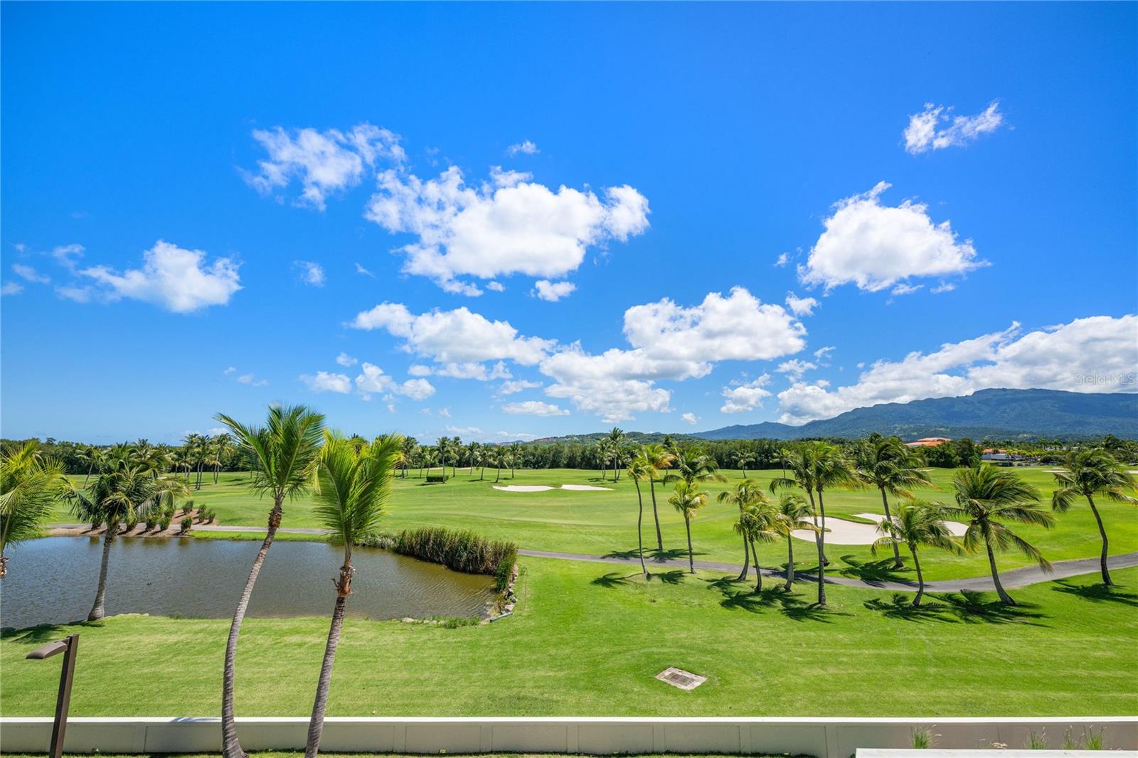 COUNTRY CLUB RESIDENCES - Residential