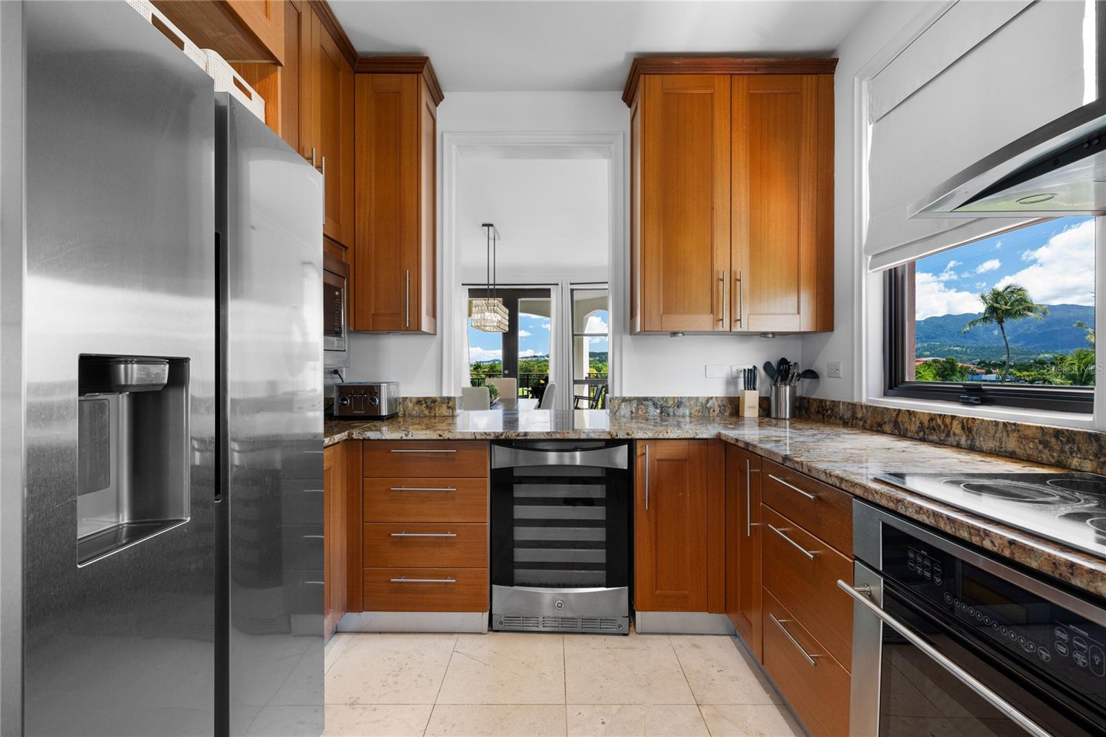 COUNTRY CLUB RESIDENCES - Residential