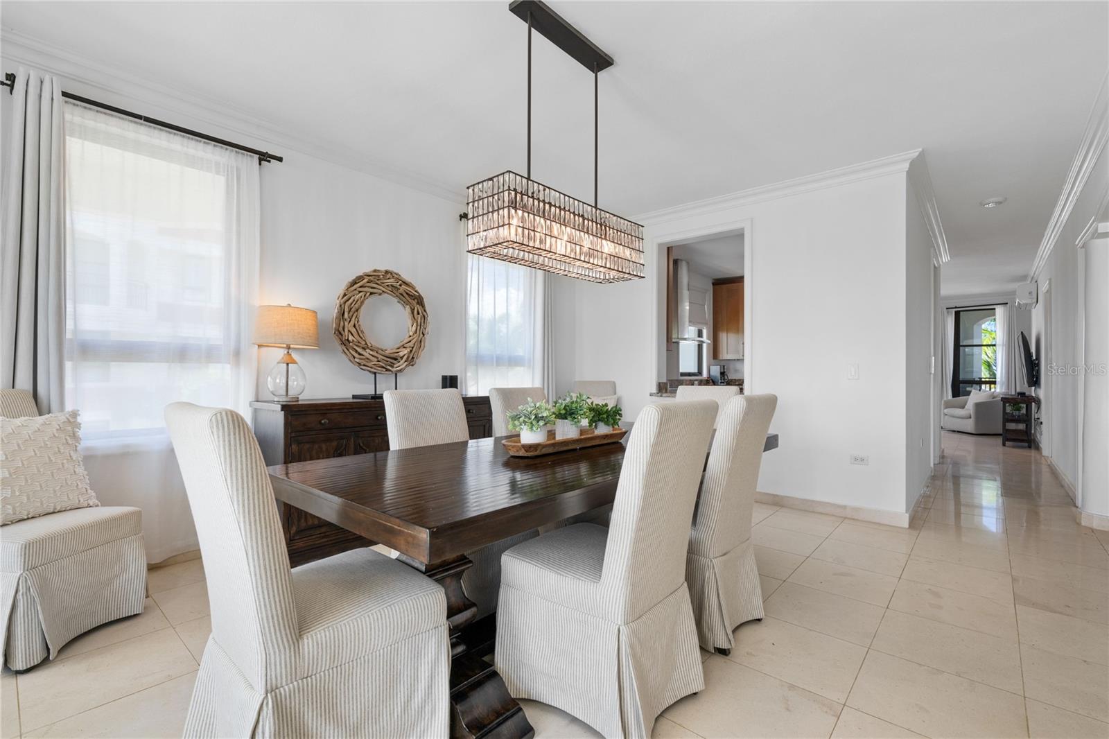 COUNTRY CLUB RESIDENCES - Residential