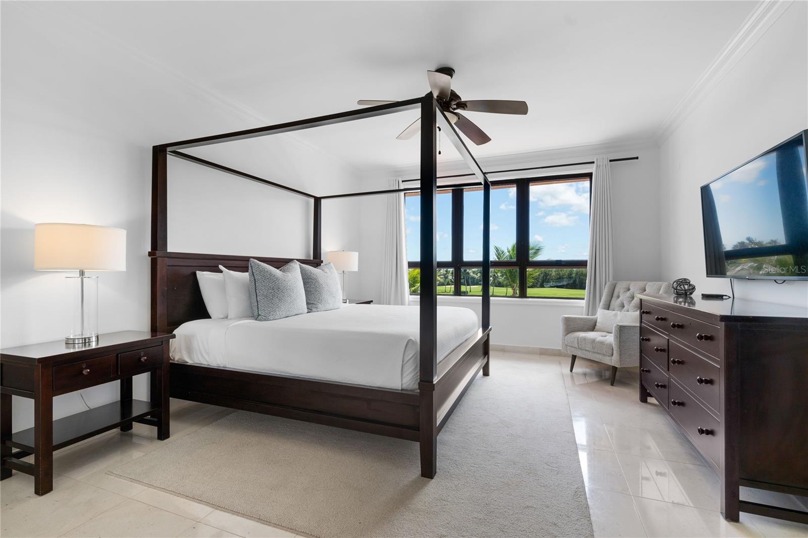 COUNTRY CLUB RESIDENCES - Residential