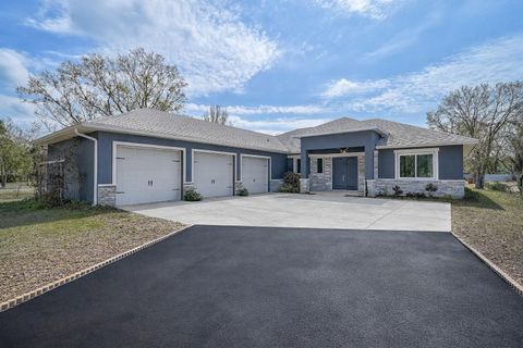 Photo of 4712 34th Avenue E, Bradenton, FL 34208 (MLS # A4682570)