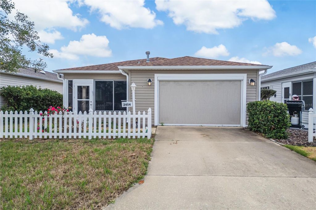Photo of 2454 Southern Oak Street, The Villages, FL 32162 (MLS # O6390994)