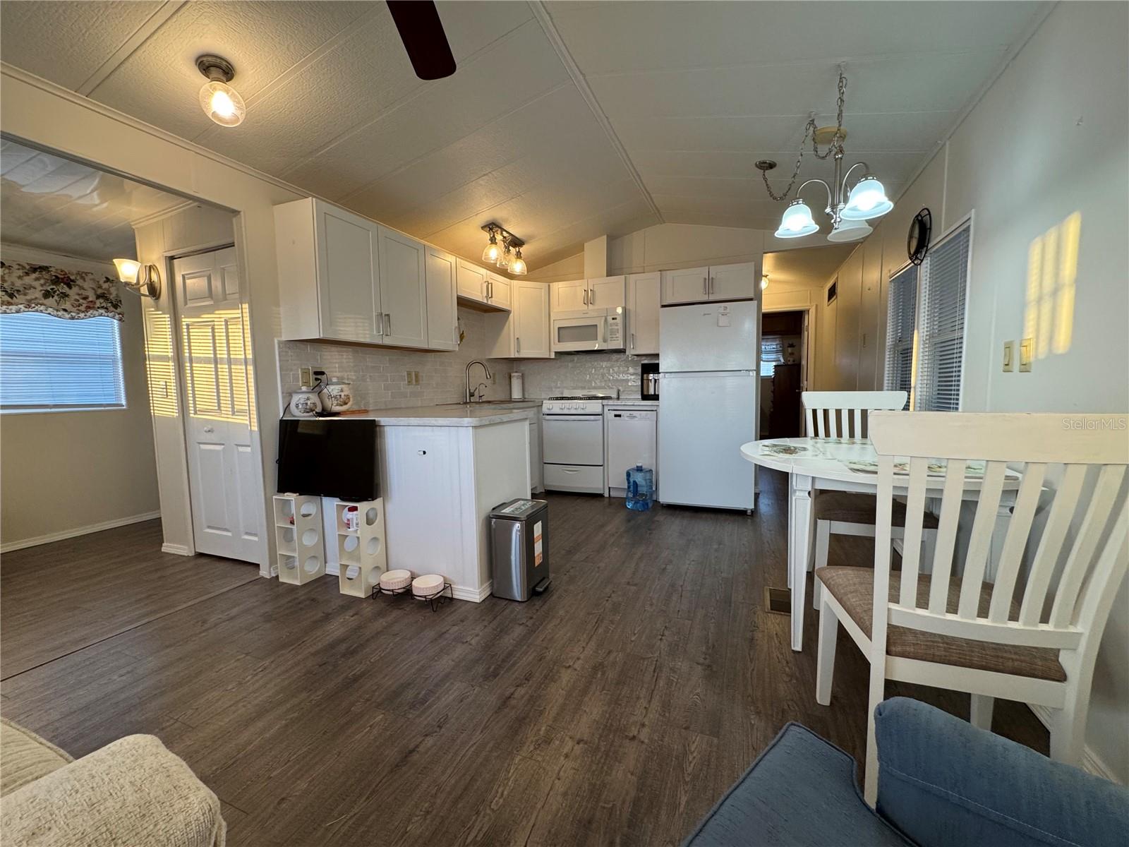 AMERICAN CONDOMINIUM PARKS-ZEPHYRHILLS - Residential