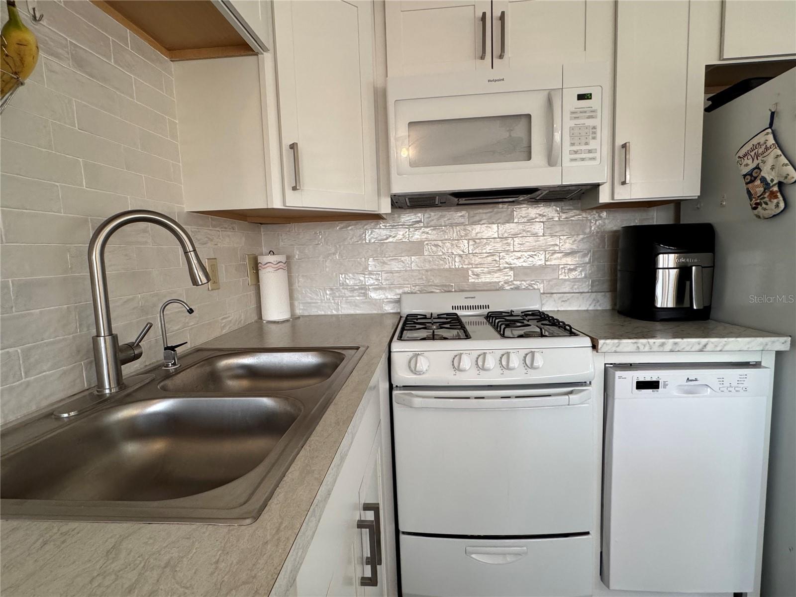 AMERICAN CONDOMINIUM PARKS-ZEPHYRHILLS - Residential