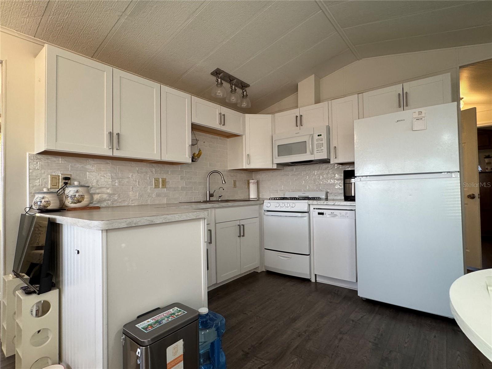 AMERICAN CONDOMINIUM PARKS-ZEPHYRHILLS - Residential