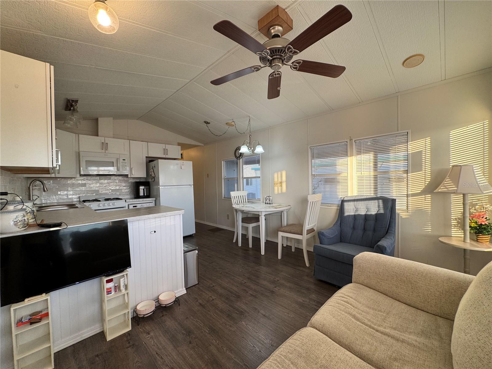 AMERICAN CONDOMINIUM PARKS-ZEPHYRHILLS - Residential