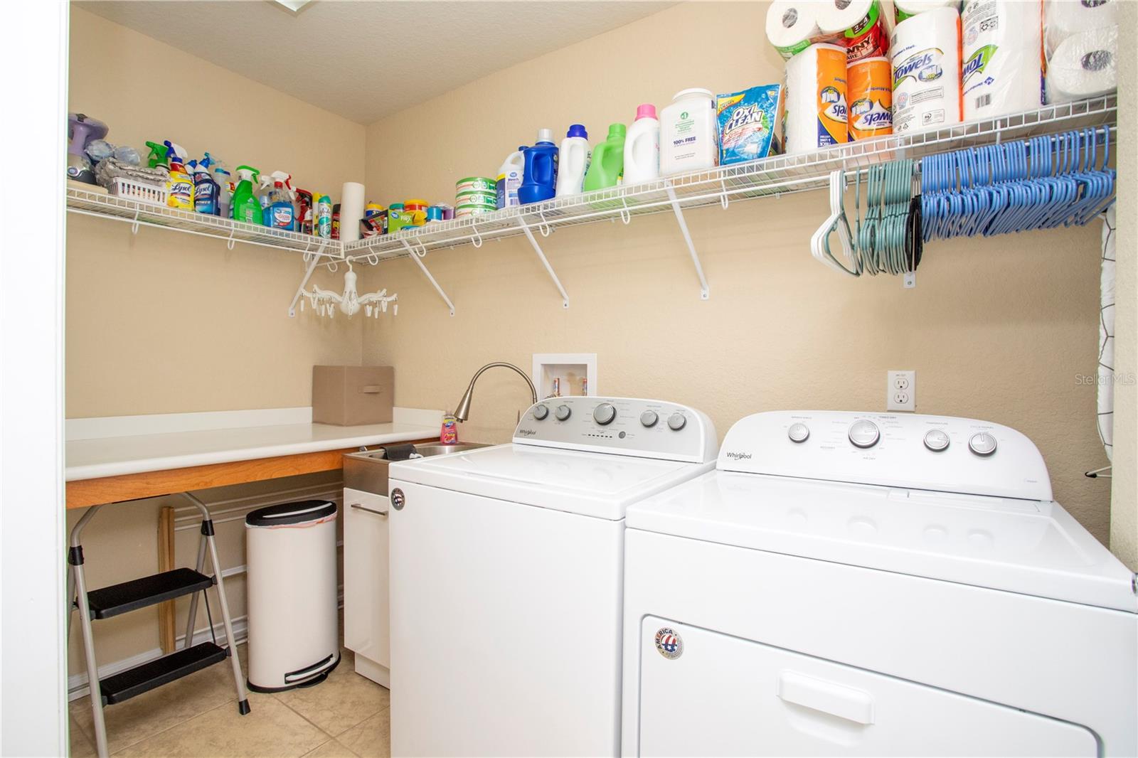 VILLAGEWALK/LK NONAB - Residential