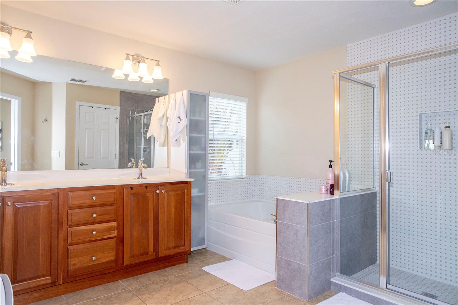 VILLAGEWALK/LK NONAB - Residential