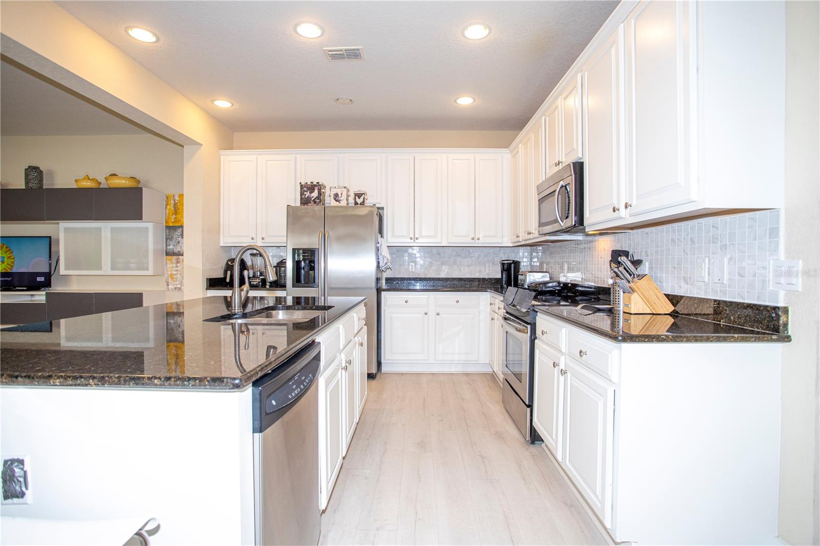 VILLAGEWALK/LK NONAB - Residential