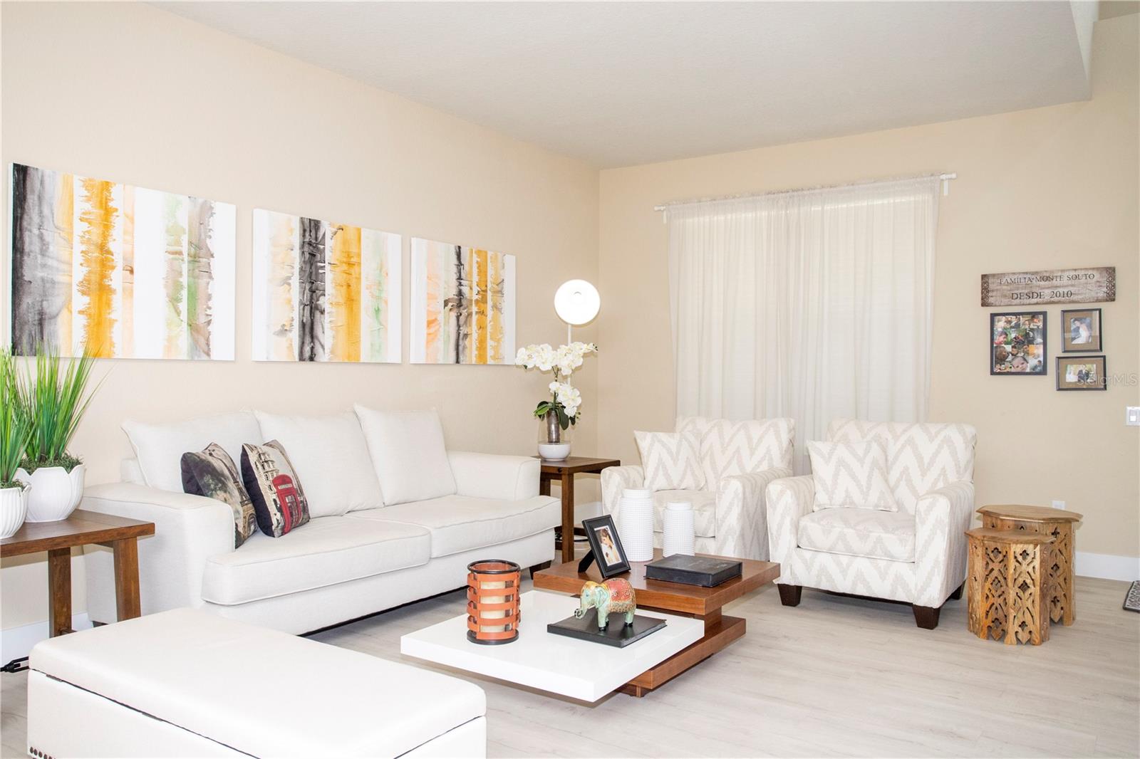 VILLAGEWALK/LK NONAB - Residential