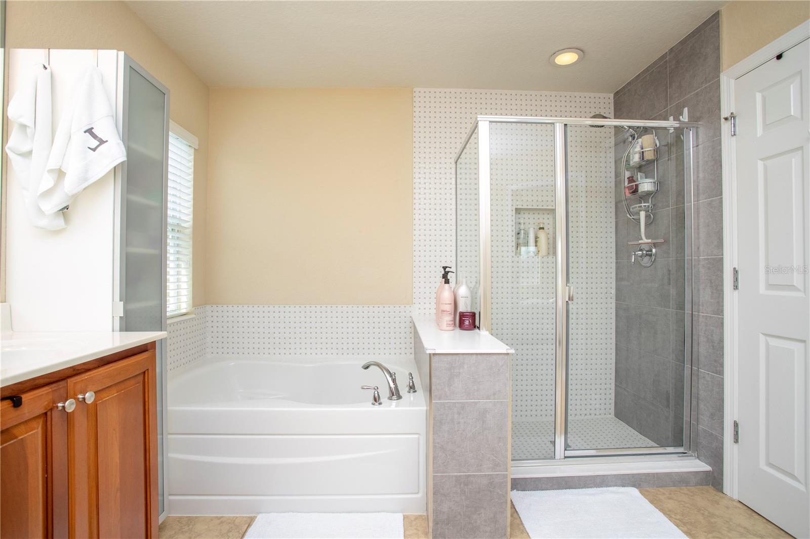 VILLAGEWALK/LK NONAB - Residential