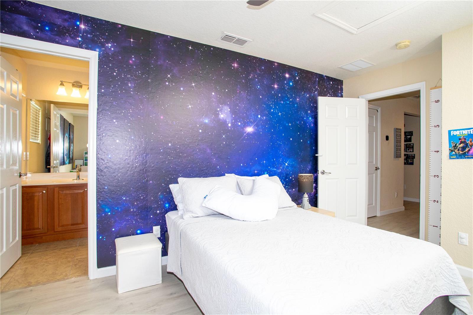 VILLAGEWALK/LK NONAB - Residential