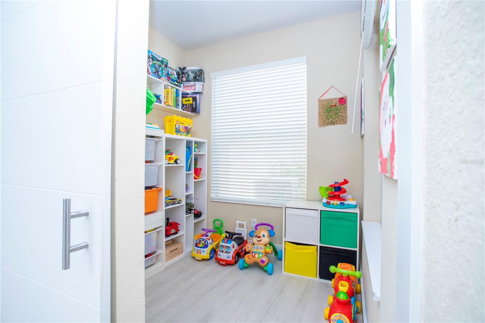 VILLAGEWALK/LK NONAB - Residential