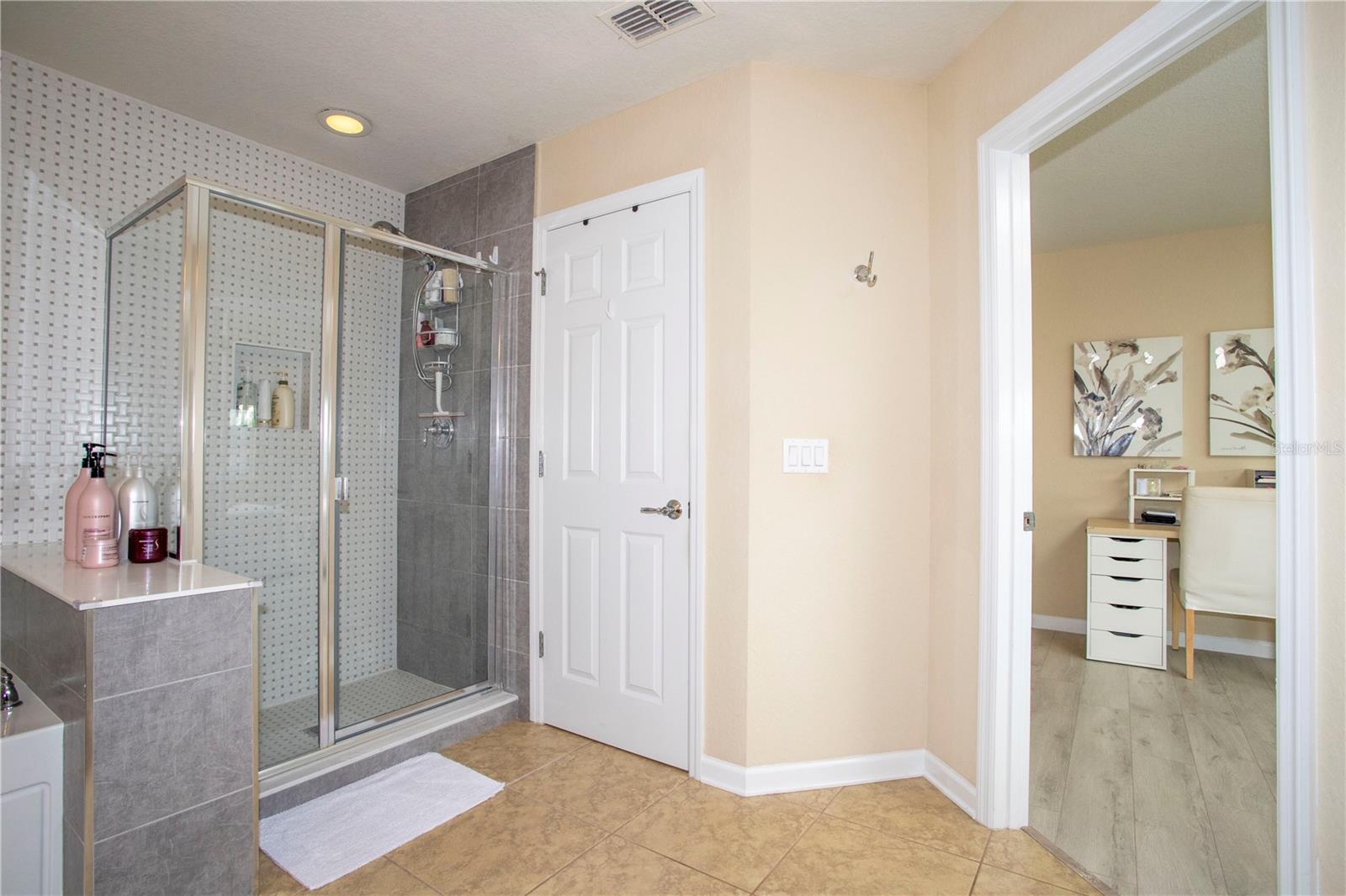 VILLAGEWALK/LK NONAB - Residential