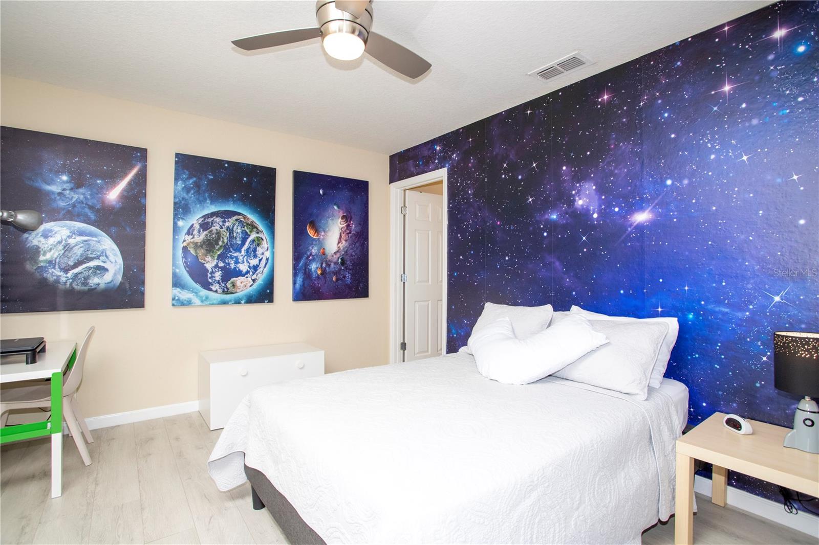 VILLAGEWALK/LK NONAB - Residential