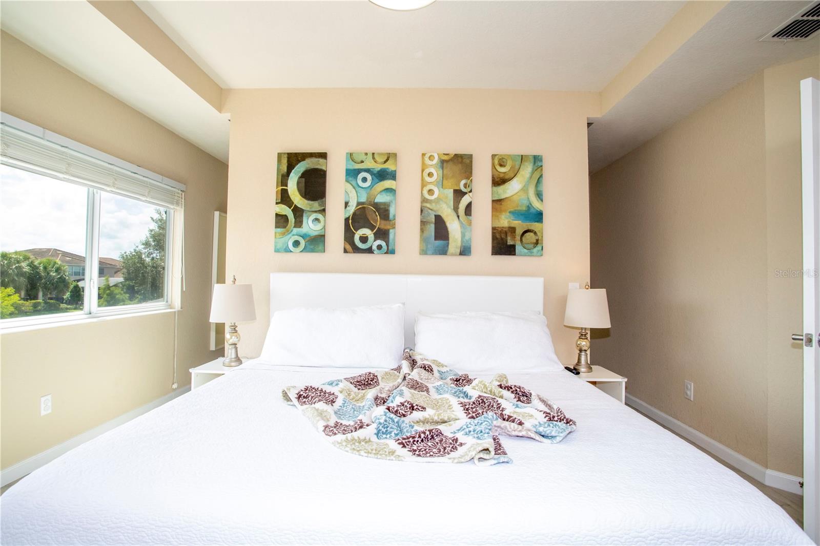 VILLAGEWALK/LK NONAB - Residential