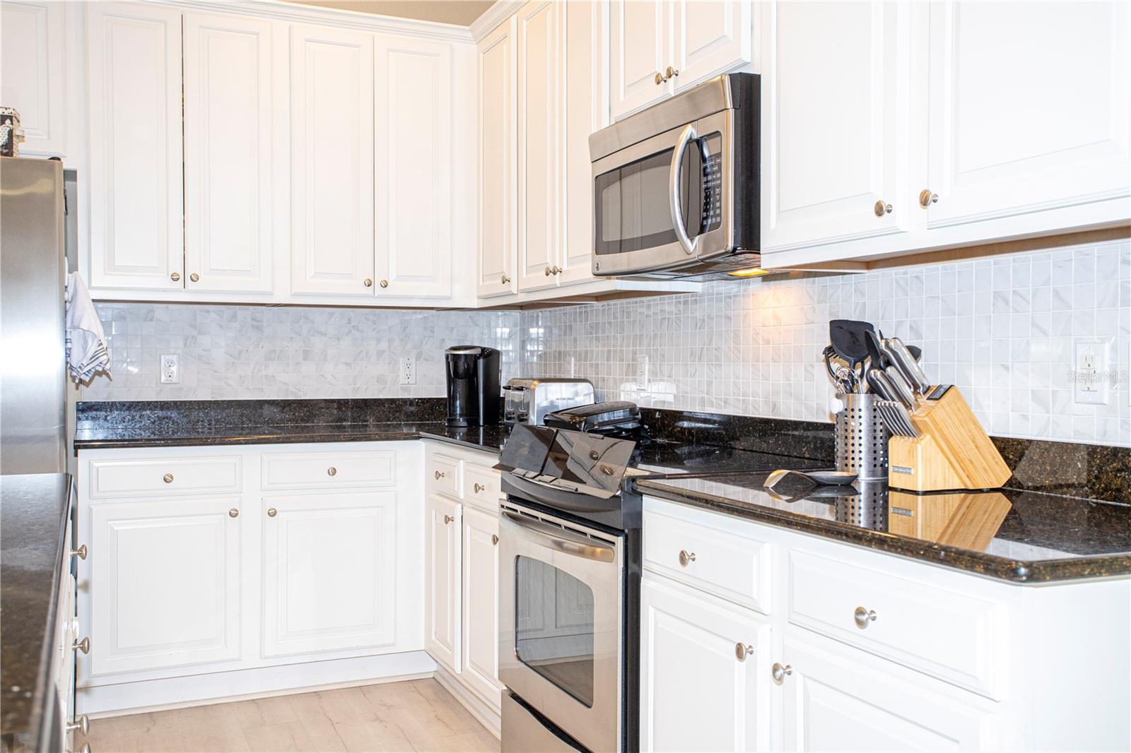 VILLAGEWALK/LK NONAB - Residential