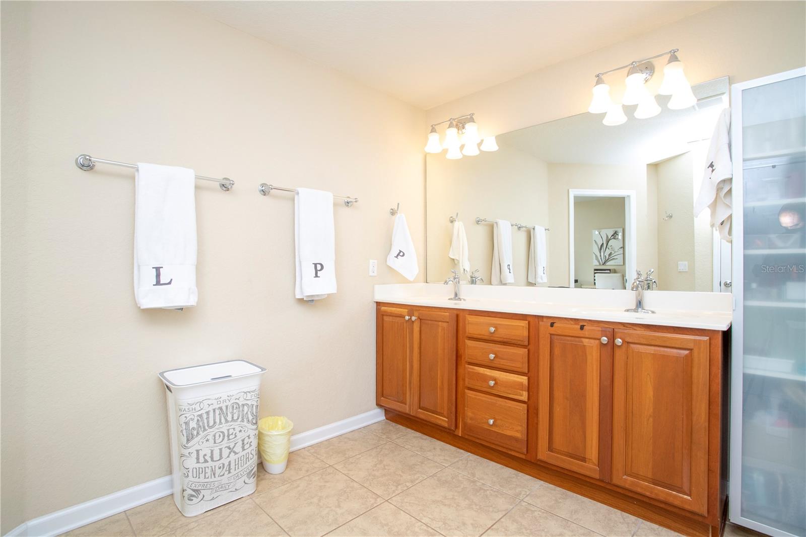 VILLAGEWALK/LK NONAB - Residential