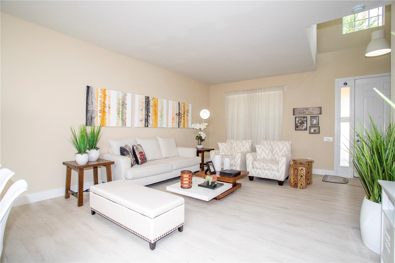 VILLAGEWALK/LK NONAB - Residential