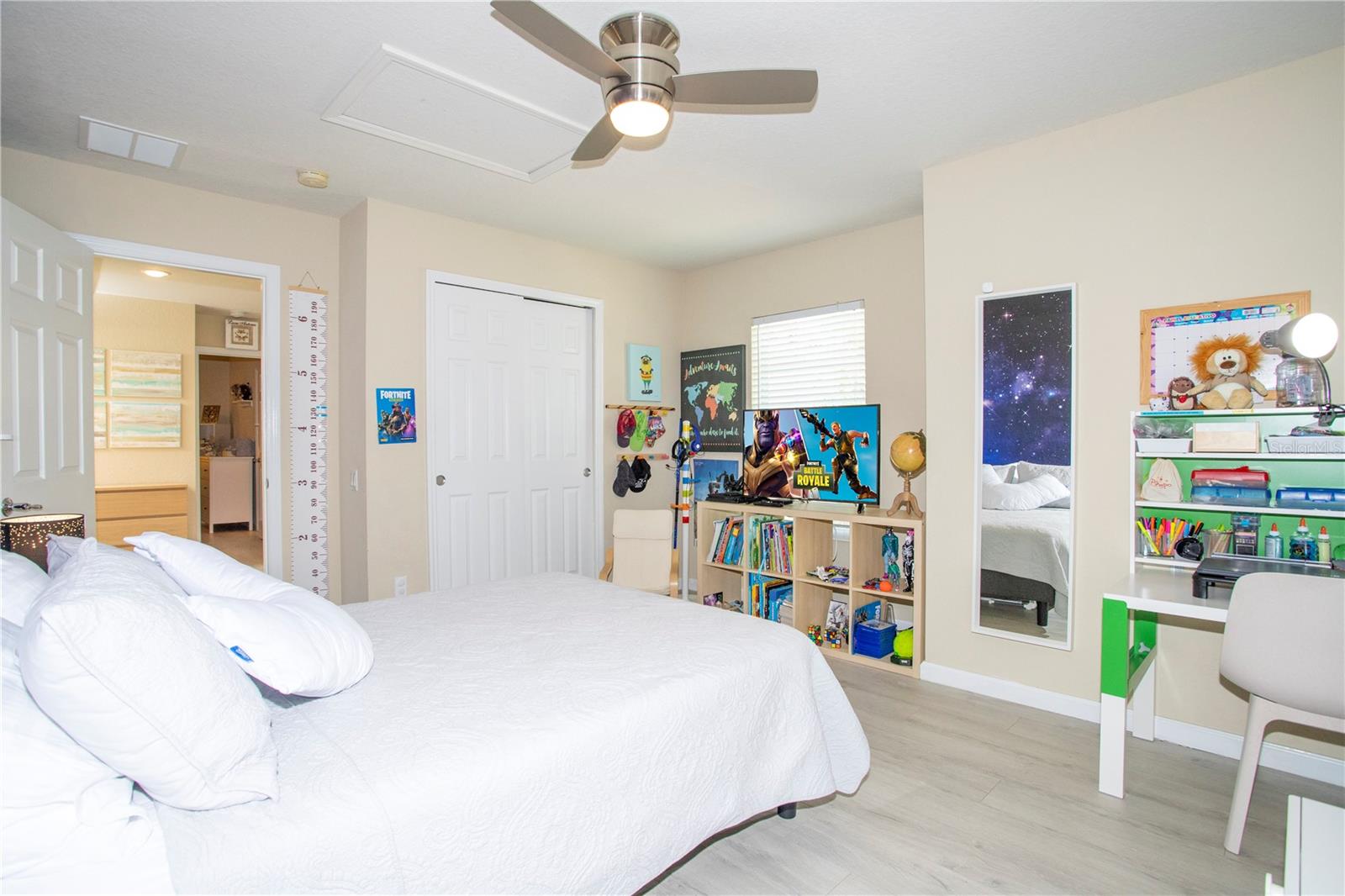 VILLAGEWALK/LK NONAB - Residential