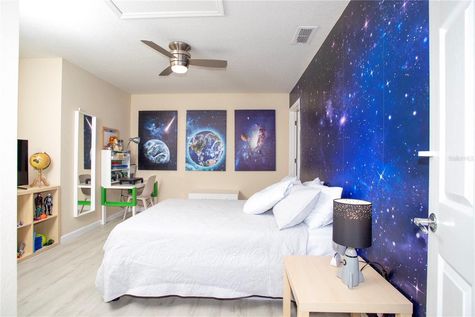 VILLAGEWALK/LK NONAB - Residential